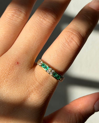 Vintage 18k Gold Carre Cut Emerald and Diamond Flower Band Stacking Band