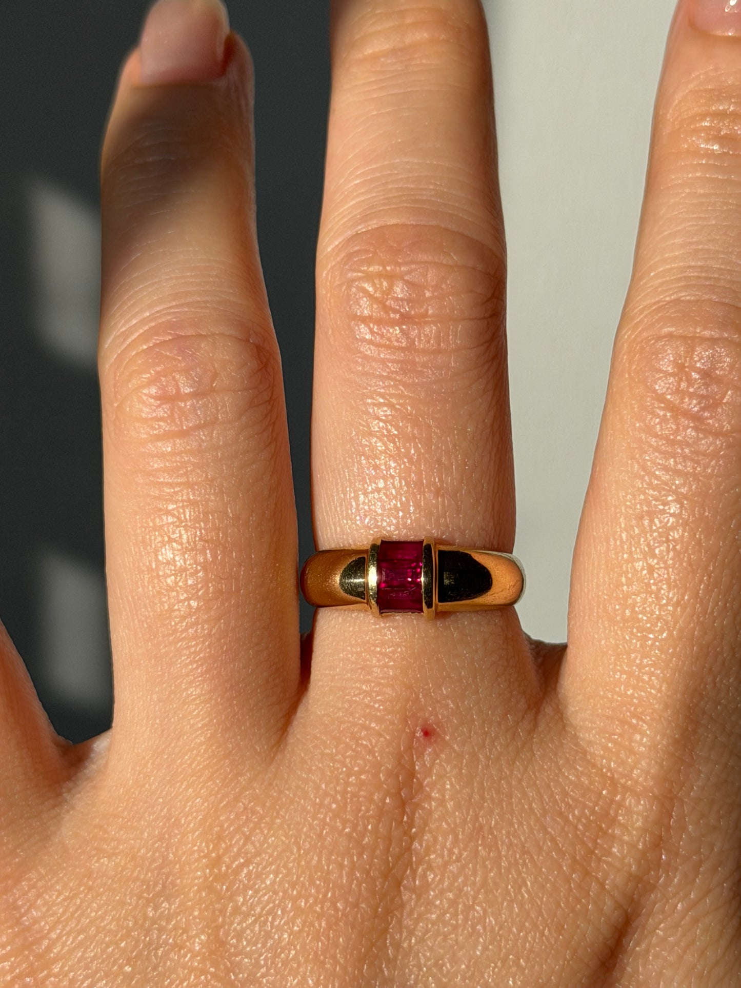 Vintage 18k Gold Tiffany & Co Ruby Baguette Ring