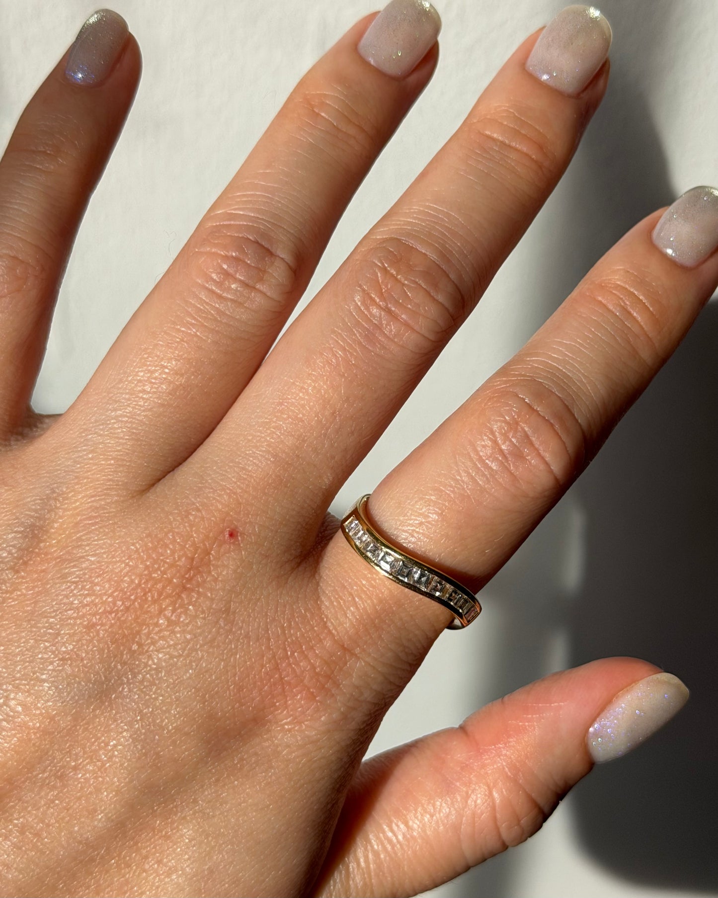 Vintage 18k Gold Channel Set Carre Cut Diamond Wavy Ring