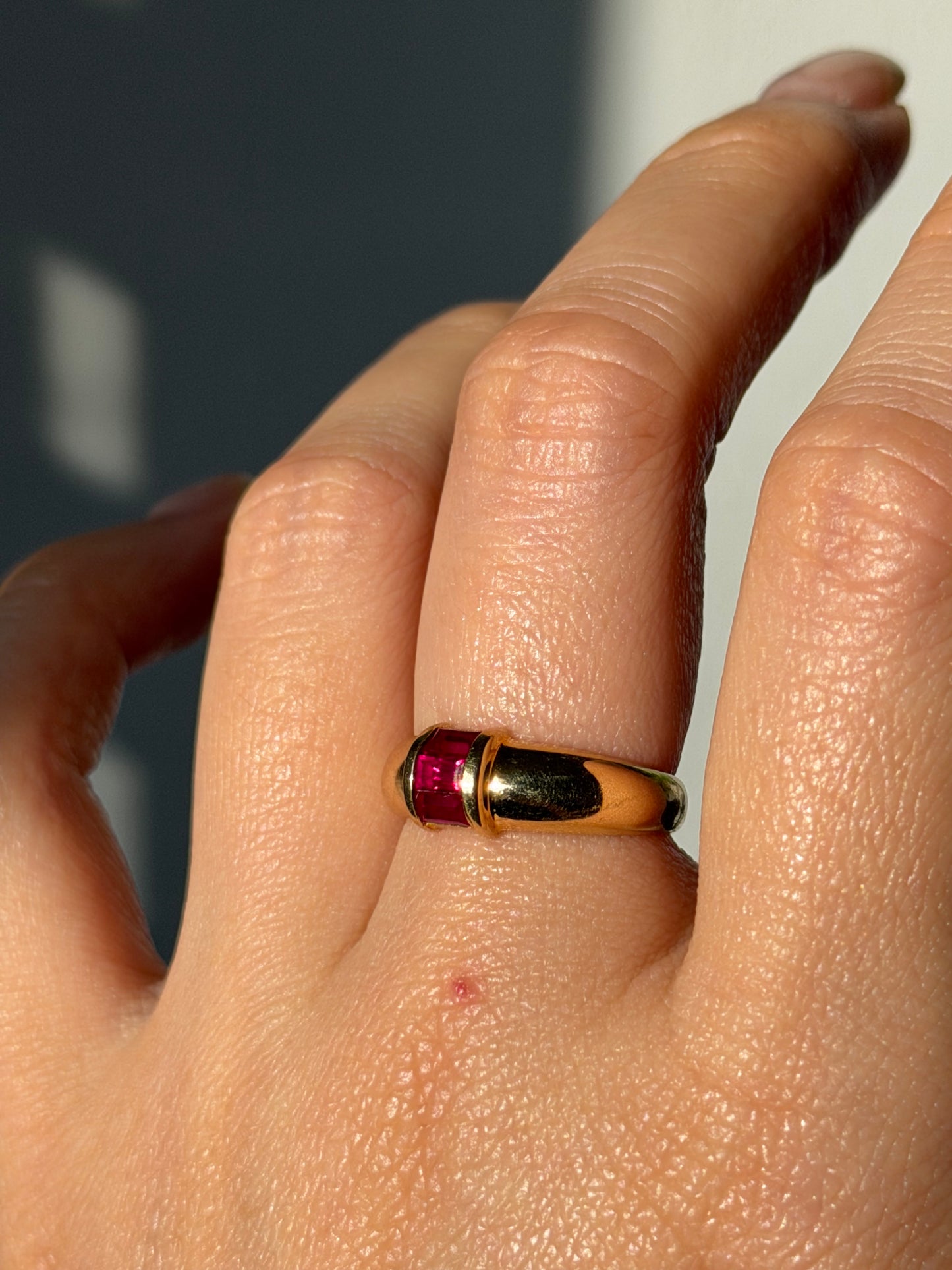 Vintage 18k Gold Tiffany & Co Ruby Baguette Ring