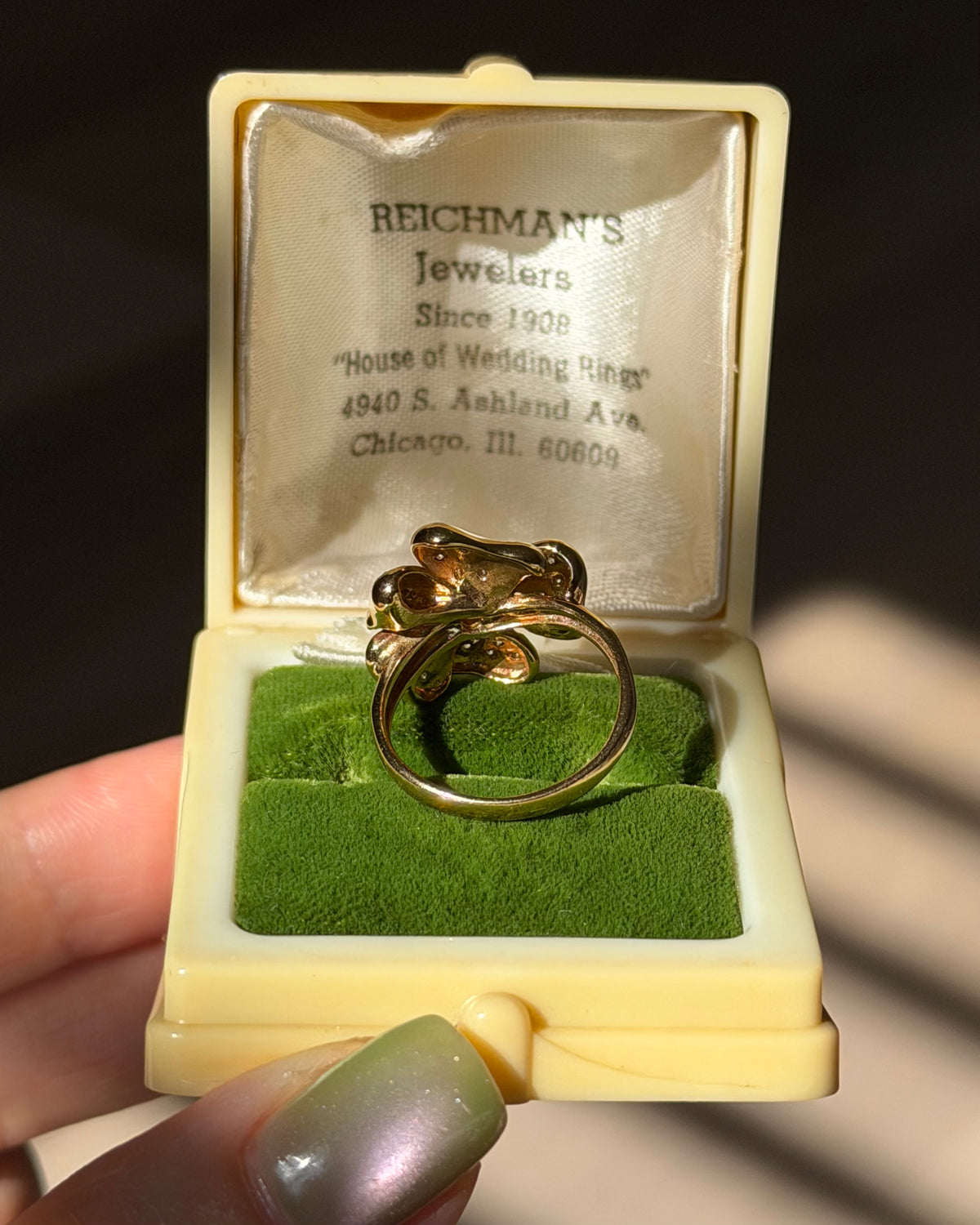 Vintage 18k Gold Diamond Pave Flower Petals Ring