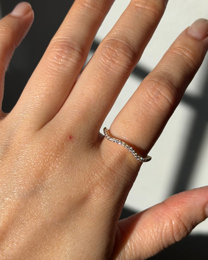 Vintage 18k Yellow Gold Wavy Diamond Stacking Ring