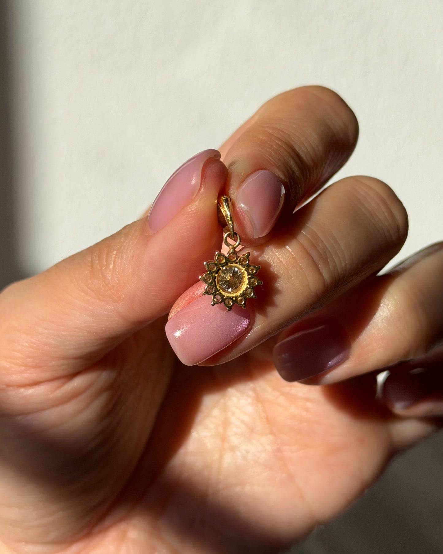 Vintage 18k Gold Light Yellow Diamond Sunflower Halo Pendant
