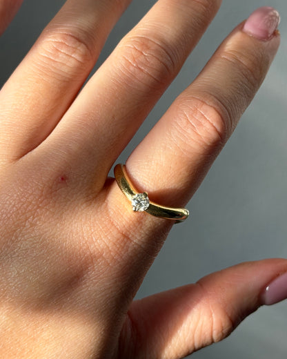 Vintage 18k Gold Light Yellow Diamond Curvy Chevron Ring