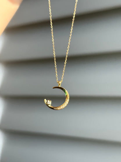 Vintage 18k Crescent Moon Diamond Pendant Chain