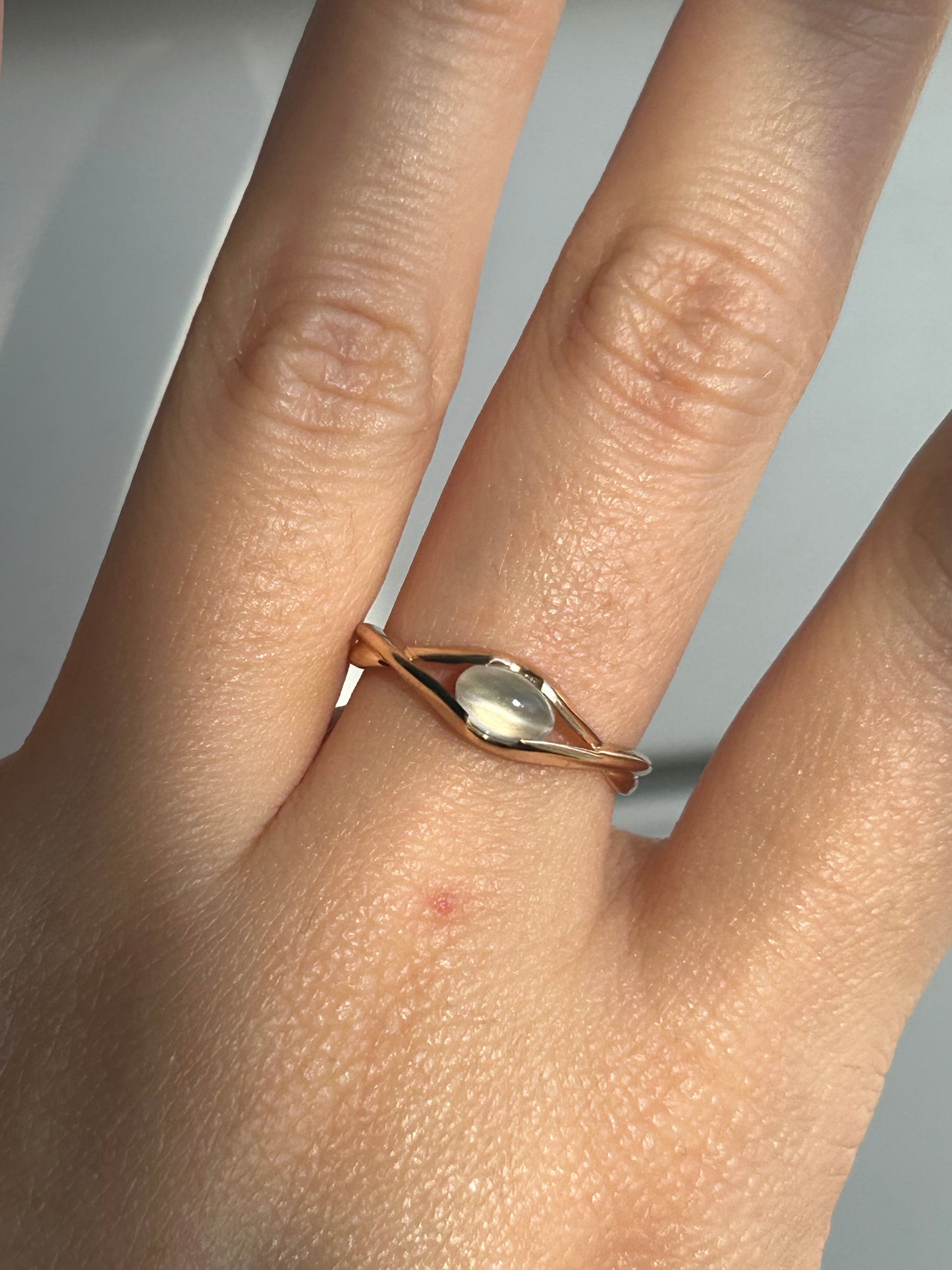 Vintage 18k Cat’s Eye Moonstone Cabochon Ring