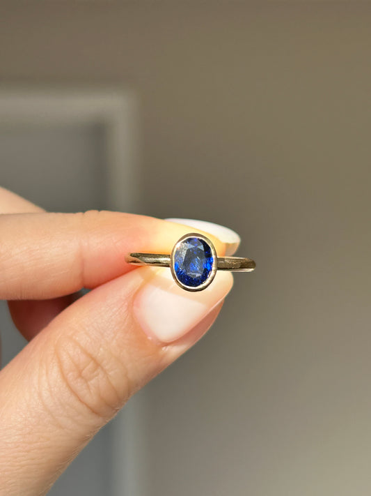 Modern 18k Gold Bezel Set Deep Blue Sapphire Ring