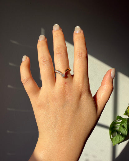 Vintage 18k Gold Asymmetric Diamond Chevron V-Shaped Ring