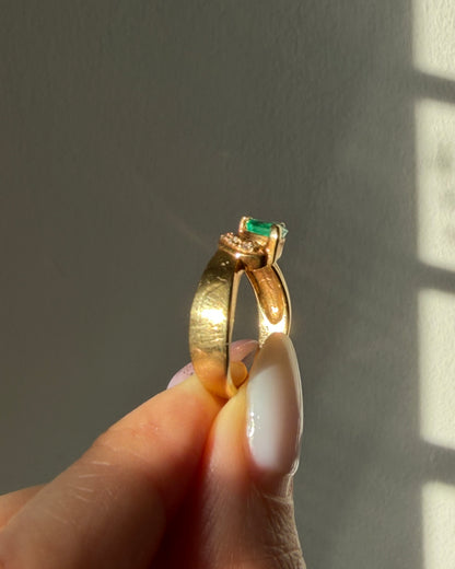 Vintage 18k Gold Floating Pear Cut Emerald Wavy Ring