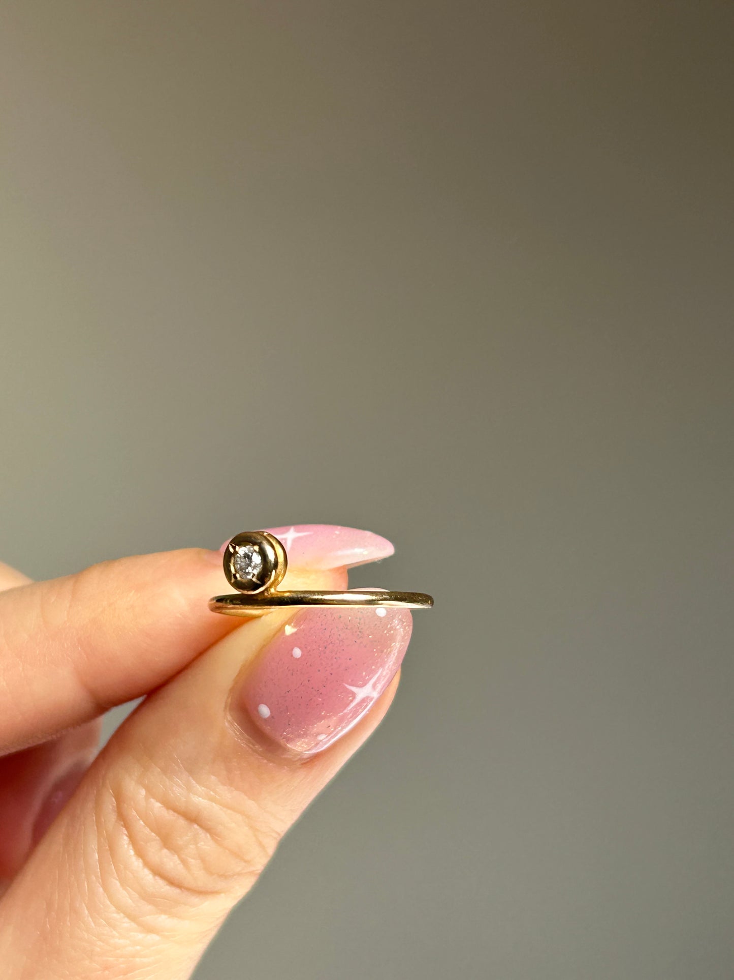 Vintage 18k Gold Stackable Diamond Ring - Floating Bezel Set Diamond, Size 5.5