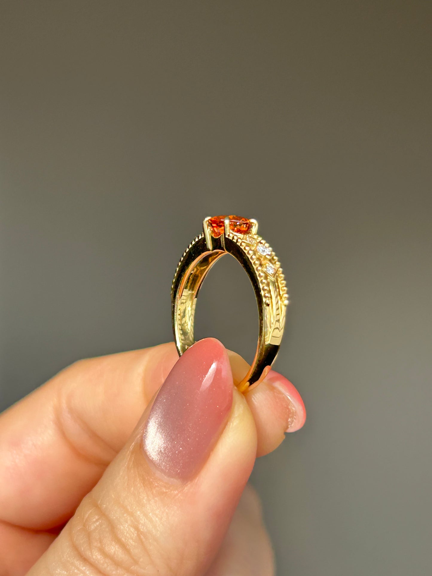 Vintage 18k Gold Mandarin Garnet Ring