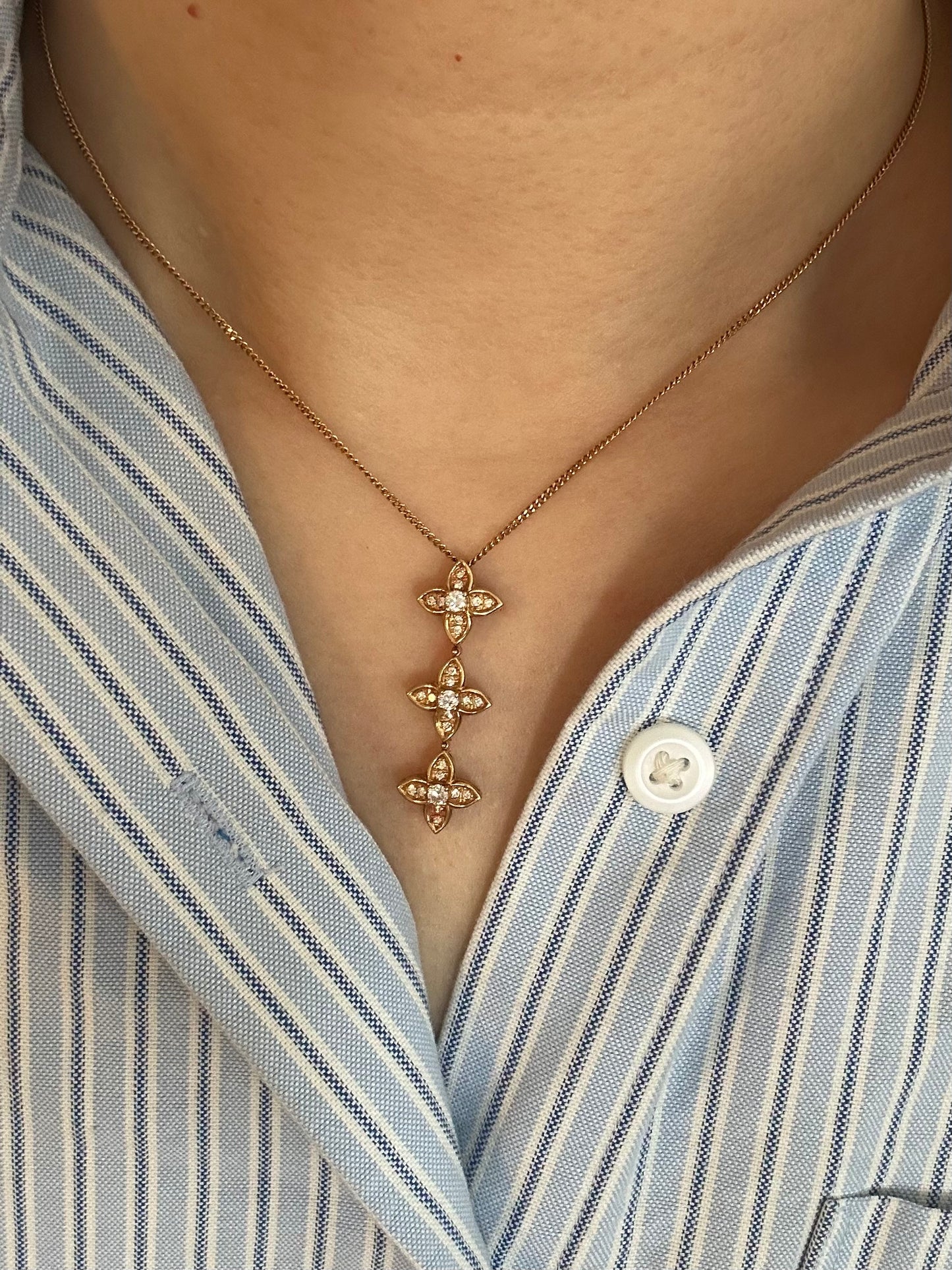 Vintage 18k Gold Diamond Flower Trio Pendant