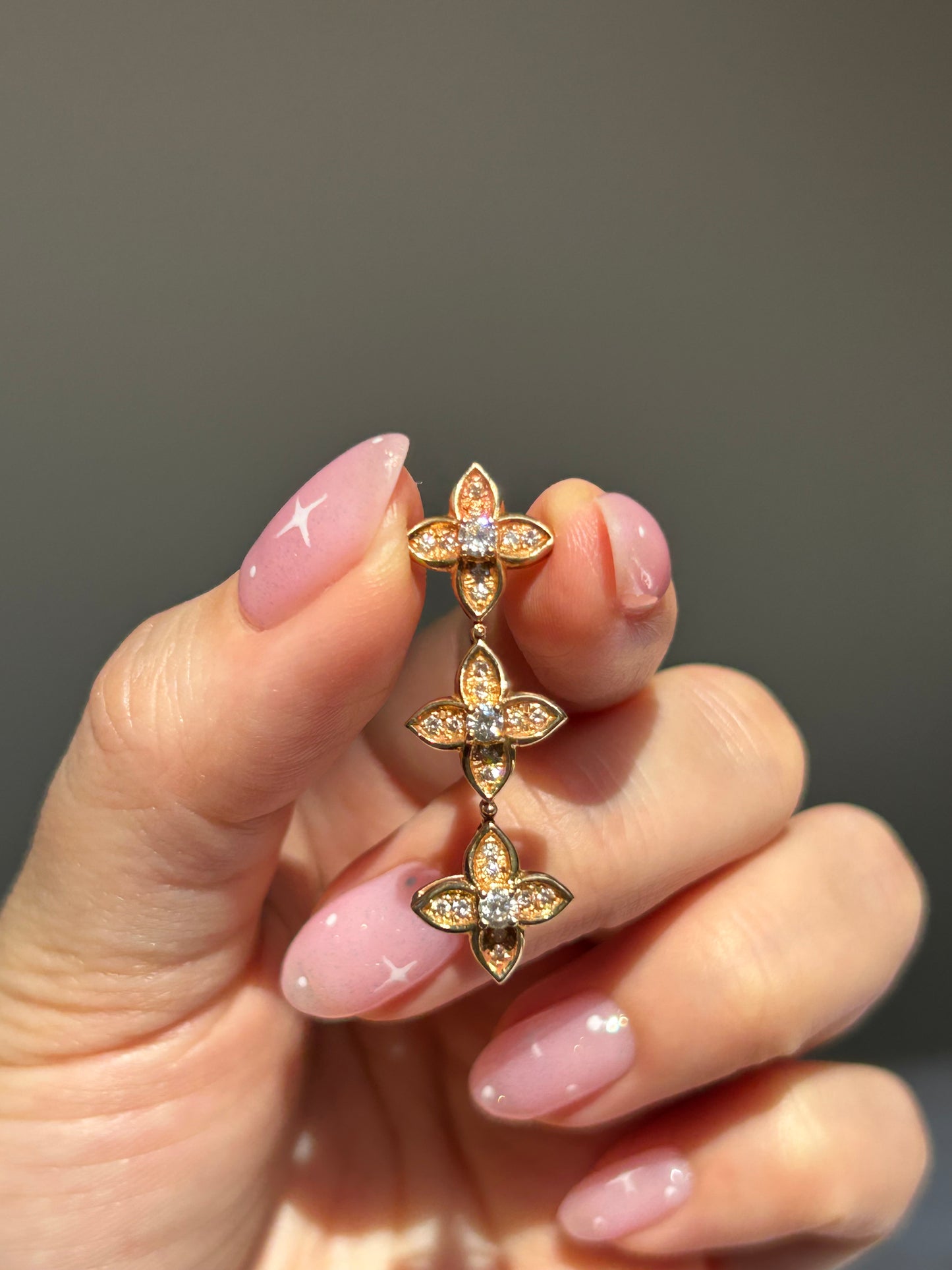 Vintage 18k Gold Diamond Flower Trio Pendant
