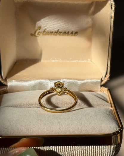 Vintage 18k Gold Pear Cut Peridot Stackable Ring
