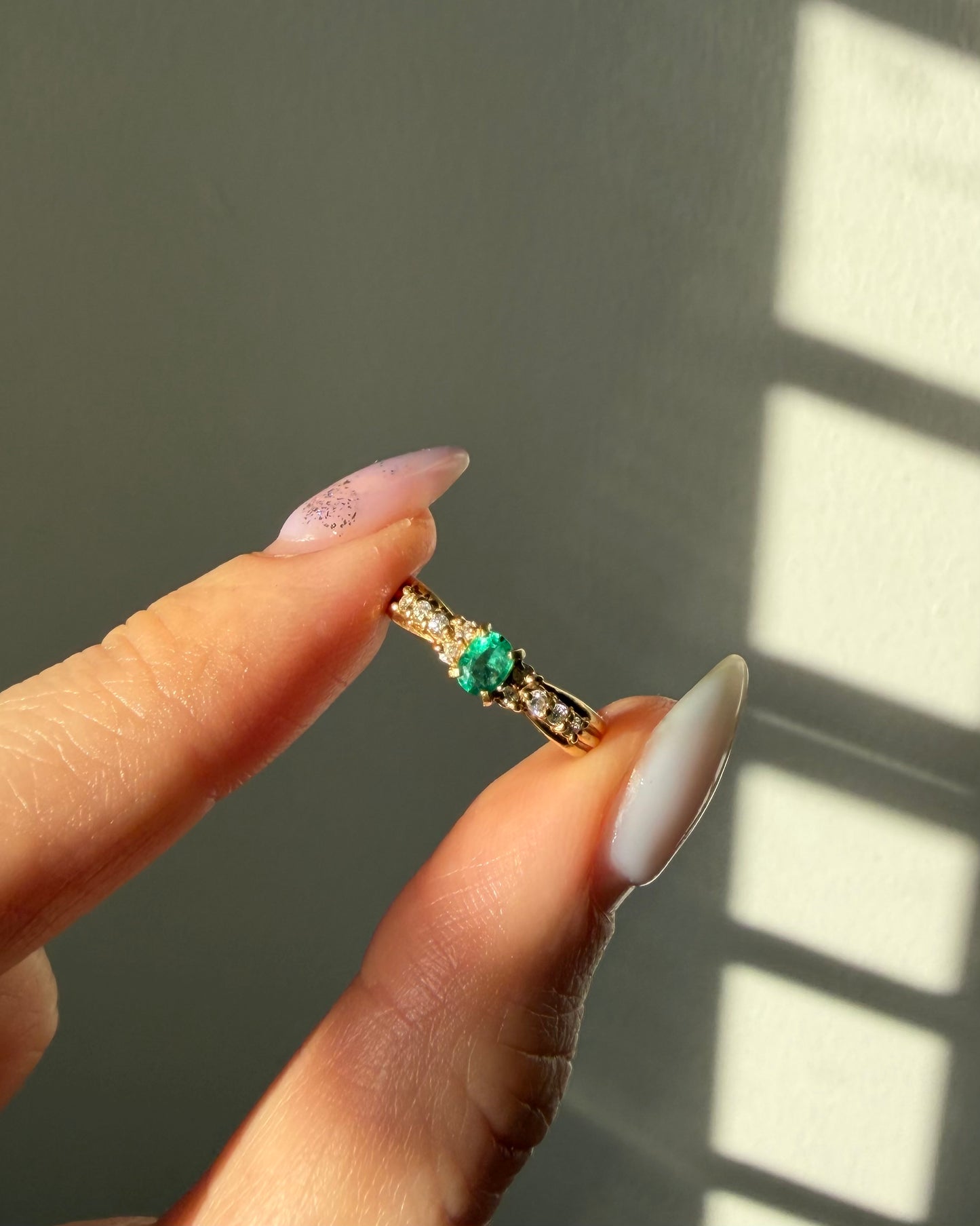 Vintage 18k Gold Oval Emerald & Diamond Stackable Band