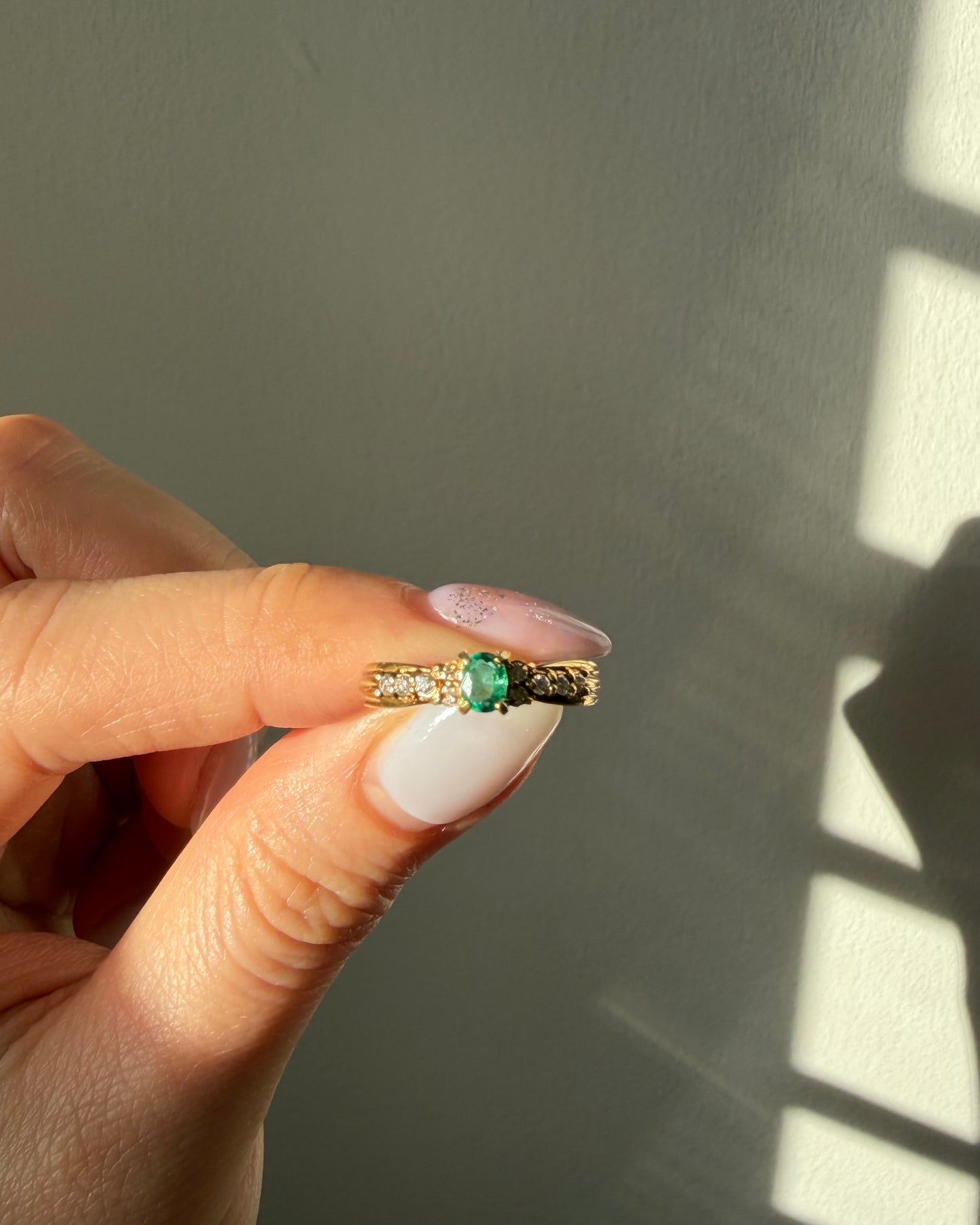 Vintage 18k Gold Oval Emerald & Diamond Stackable Band