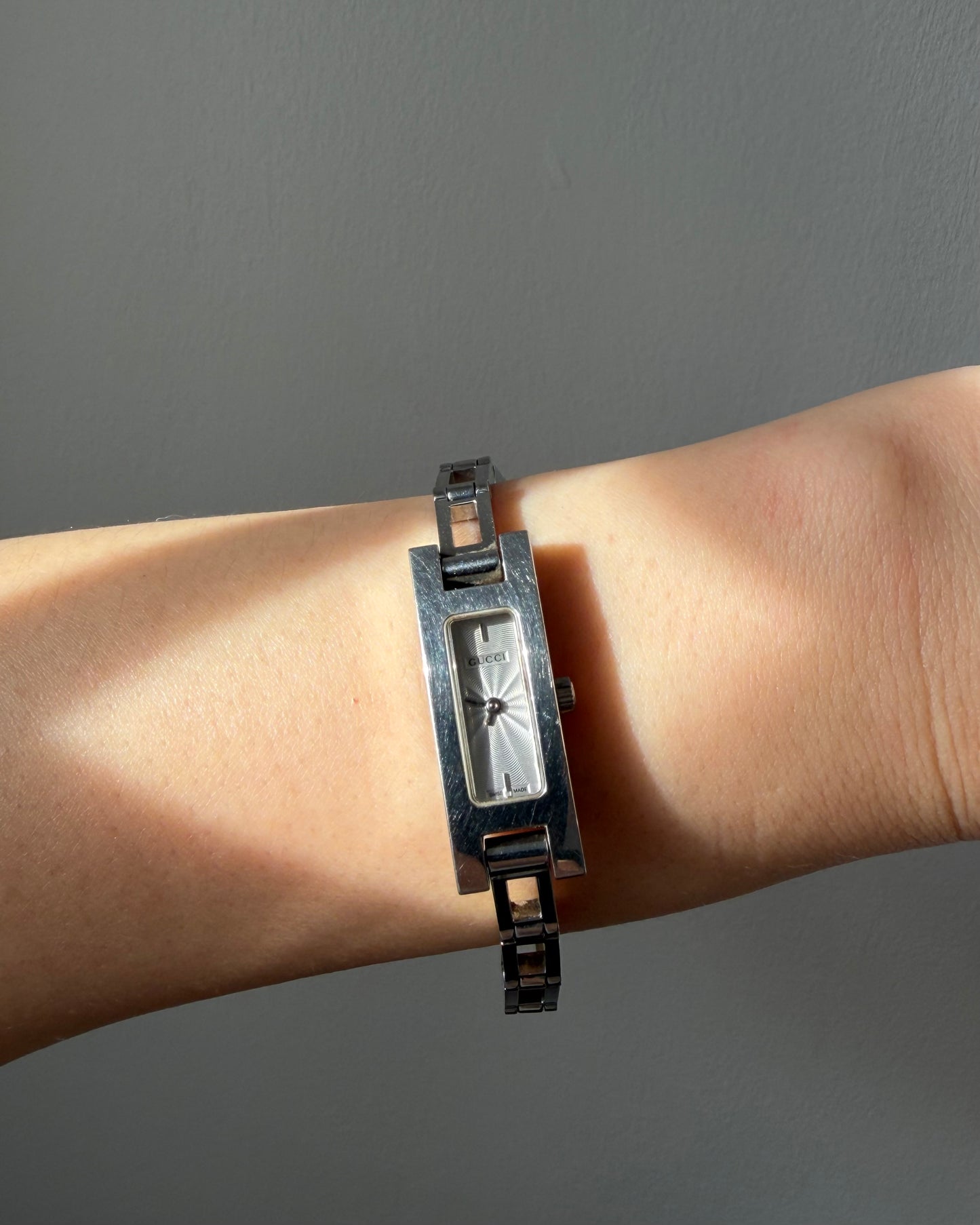 Vintage Y2K Gucci 3900L Stainless Steel Silver Rectangular Guilloché Dial Watch - With Box