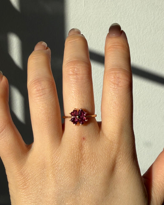 Vintage 18k Gold Rhodolite Garnet 4-Leaf Clover Ring