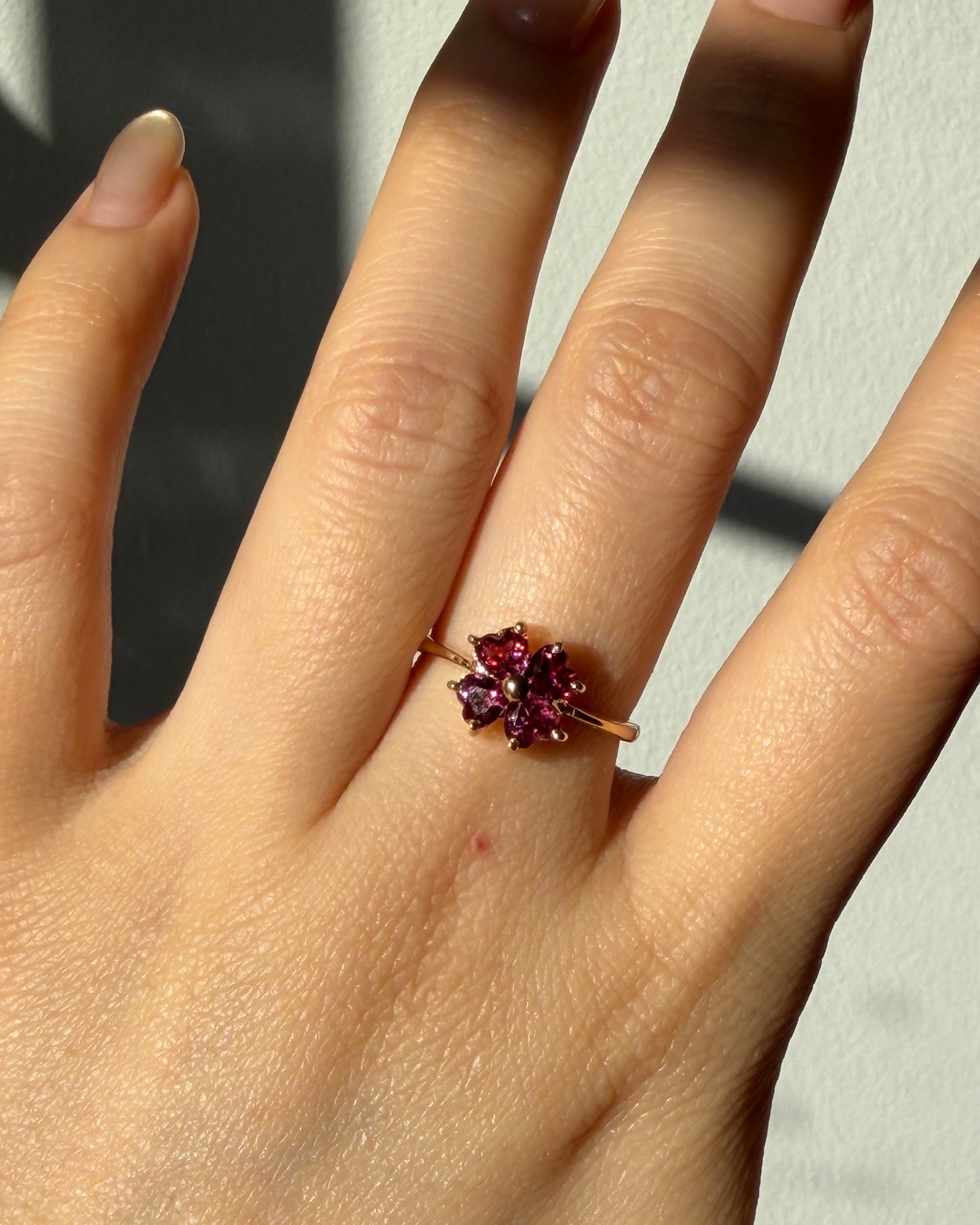 Vintage 18k Gold Rhodolite Garnet 4-Leaf Clover Ring