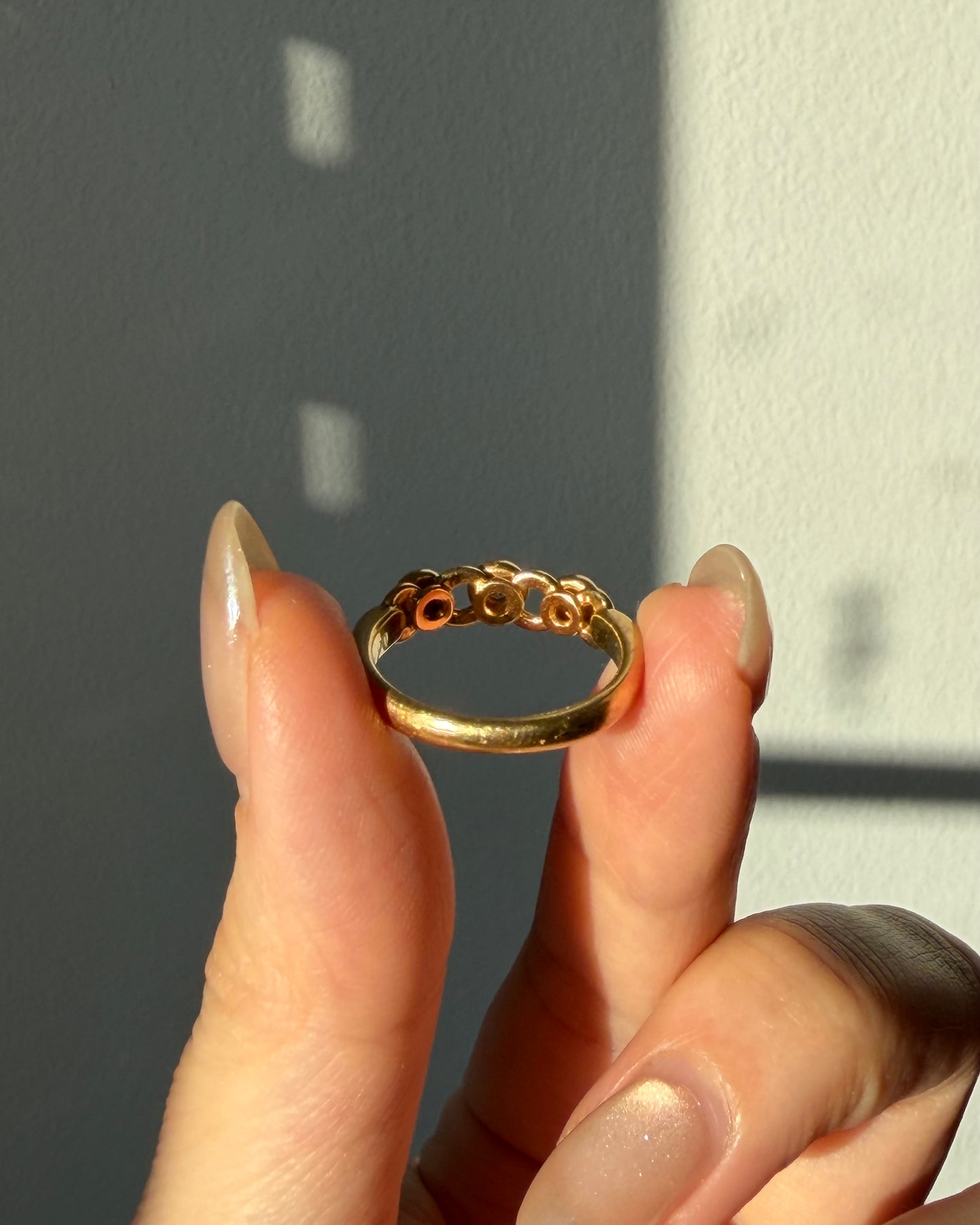 Vintage 18k Gold Bezel Set Diamond Trilogy Chain Motif Stacking Ring