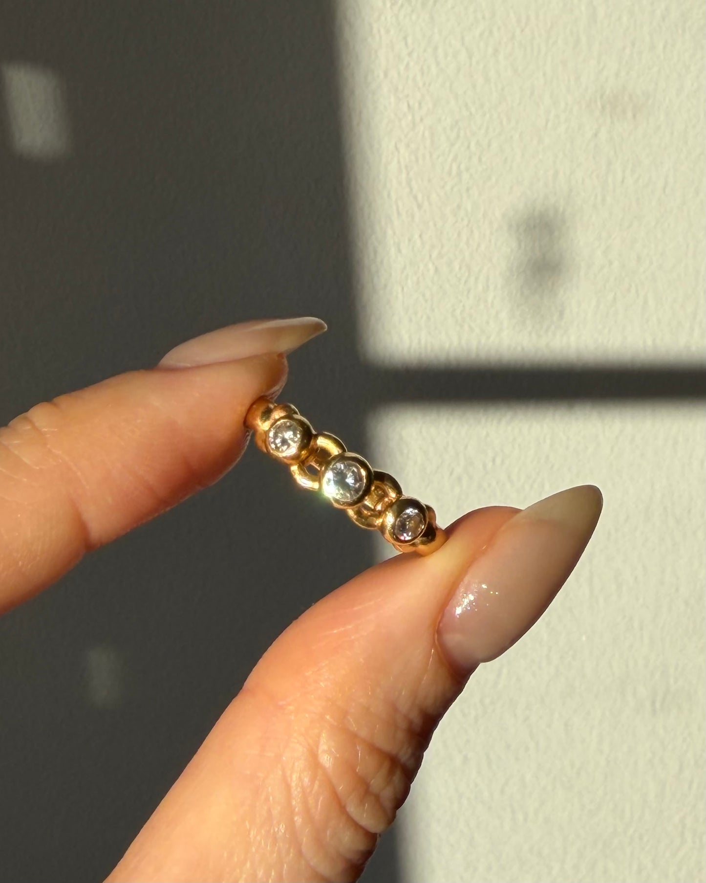 Vintage 18k Gold Bezel Set Diamond Trilogy Chain Motif Stacking Ring