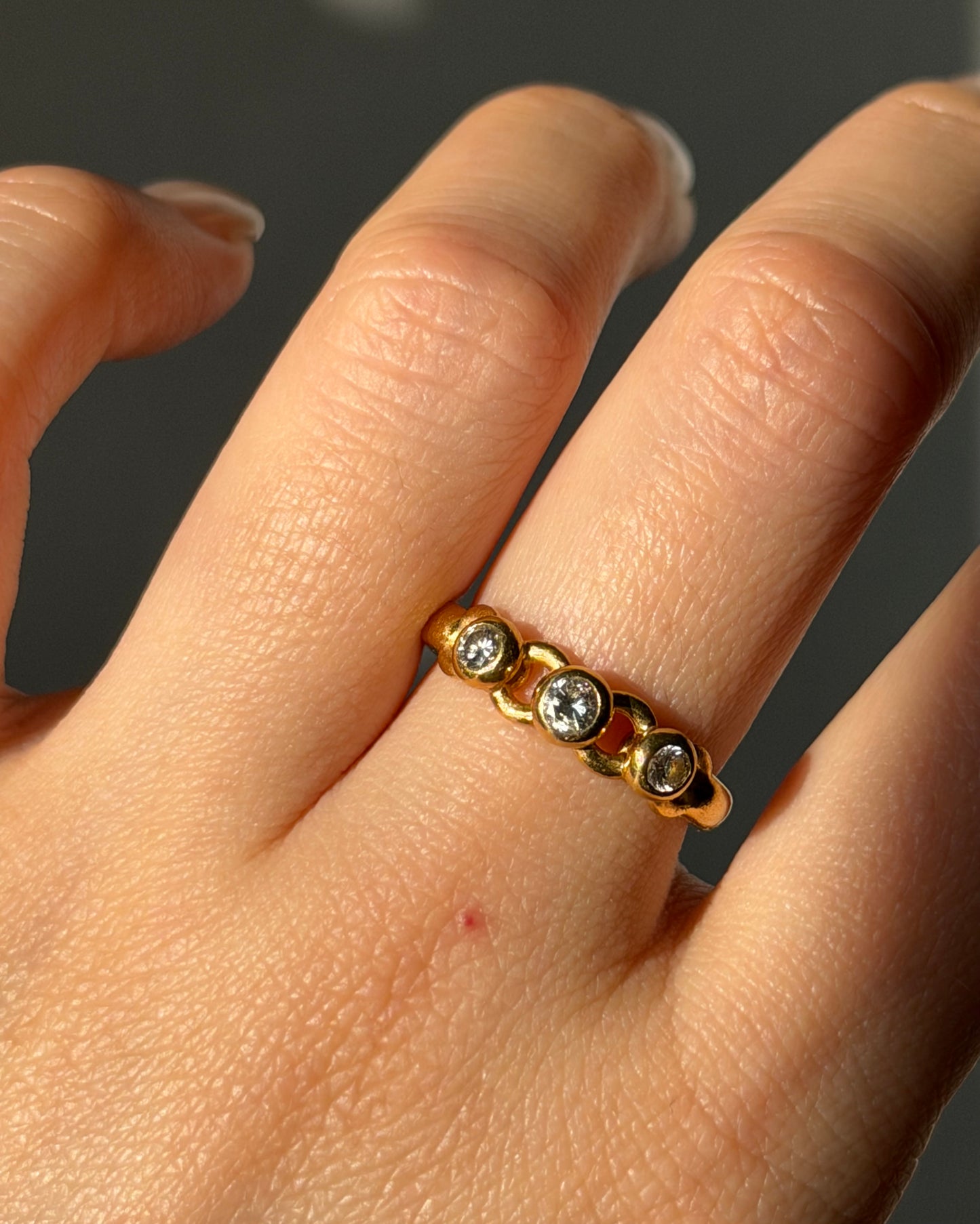 Vintage 18k Gold Bezel Set Diamond Trilogy Chain Motif Stacking Ring
