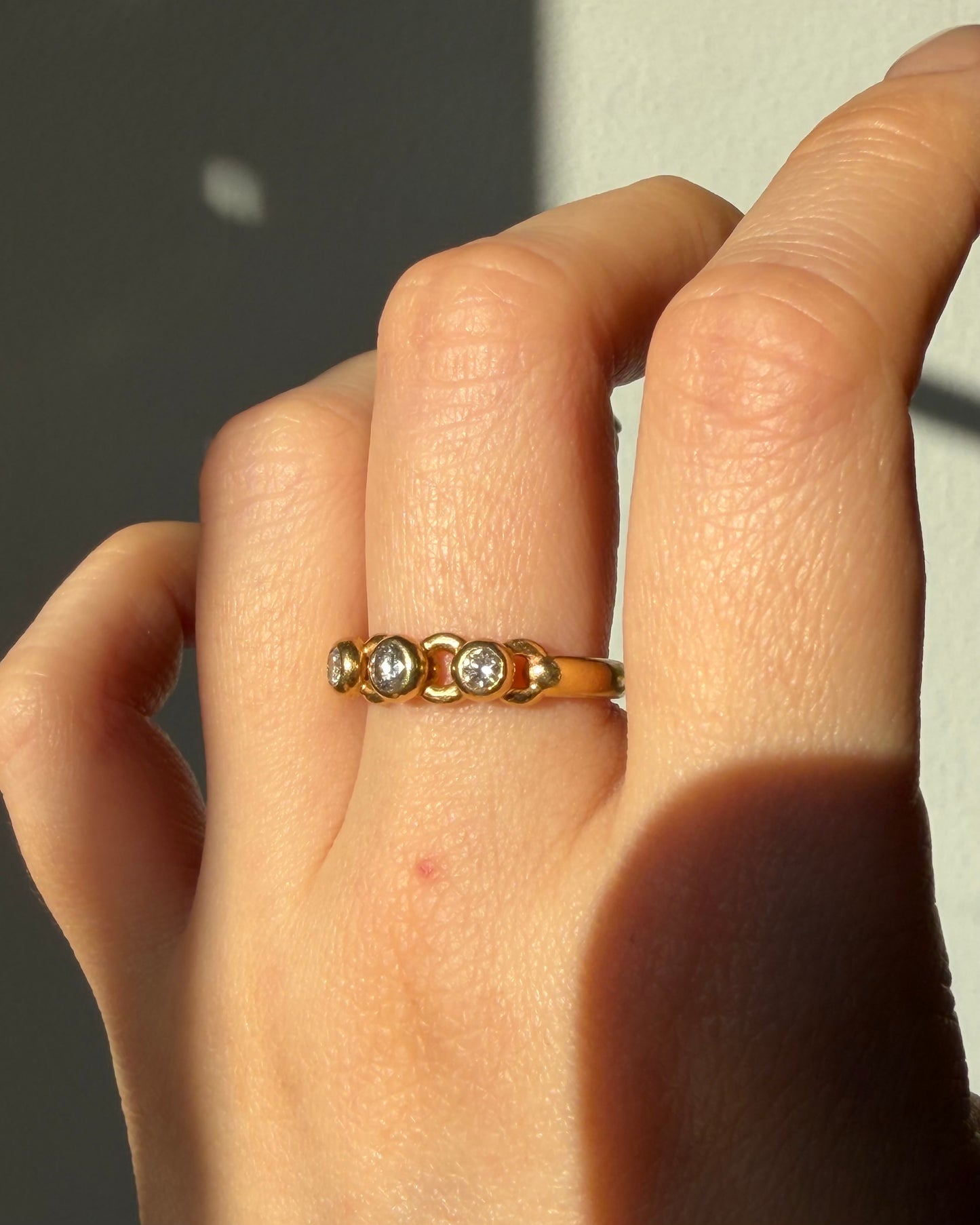Vintage 18k Gold Bezel Set Diamond Trilogy Chain Motif Stacking Ring