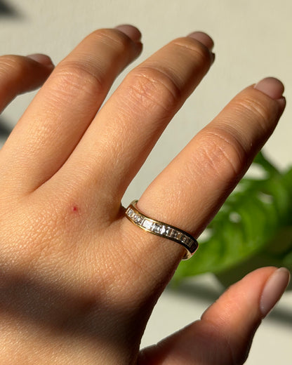 Vintage 18k Gold Channel Set Carre Cut Diamond Wavy Ring