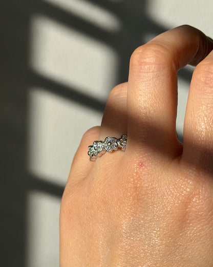 Vintage 18k White Gold Diamond Flower Band