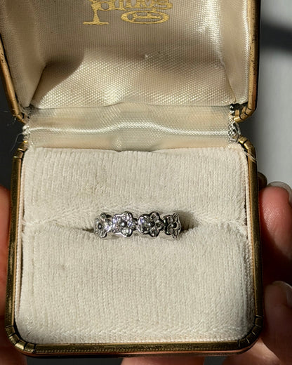 Vintage 18k White Gold Diamond Flower Band