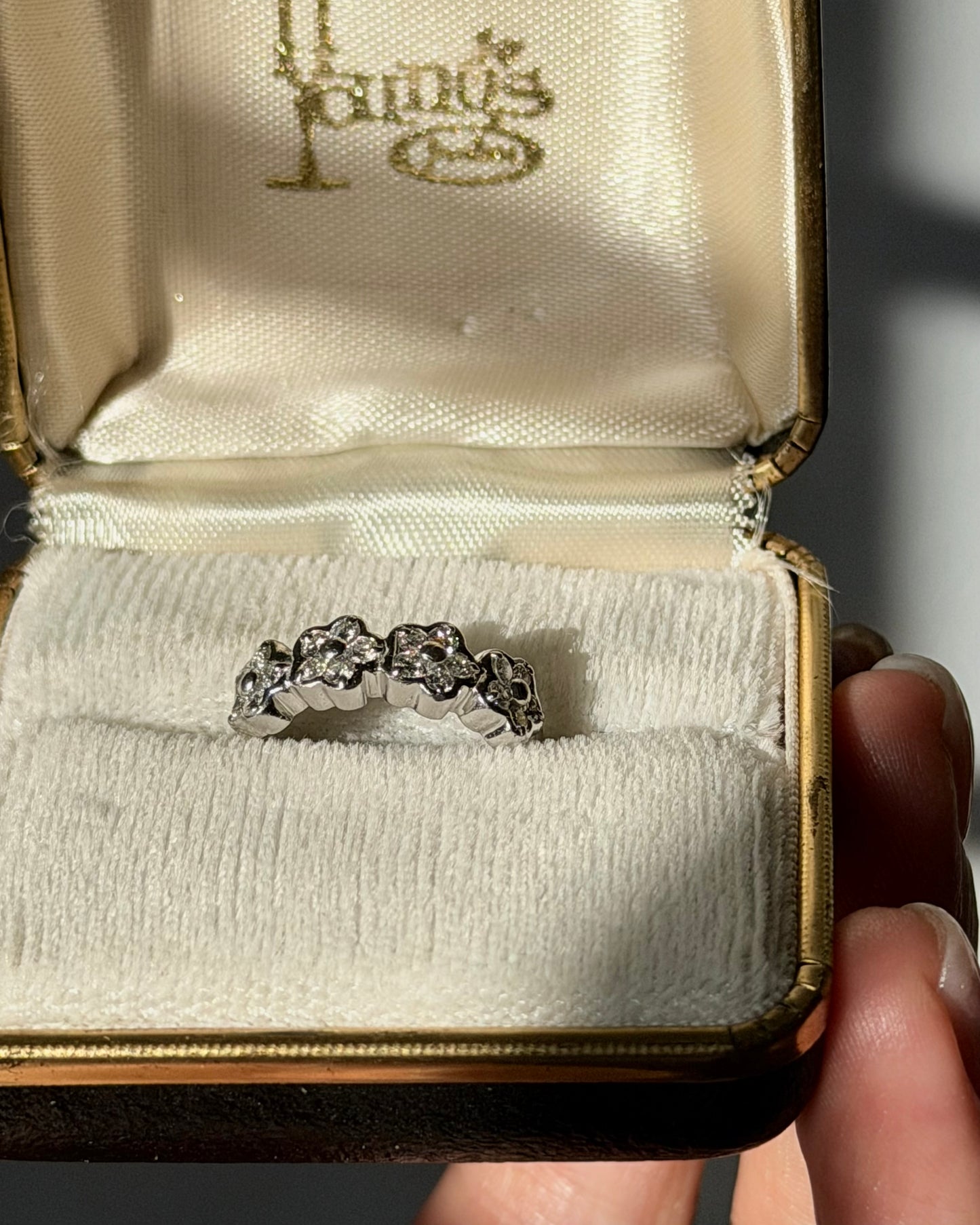 Vintage 18k White Gold Diamond Flower Band