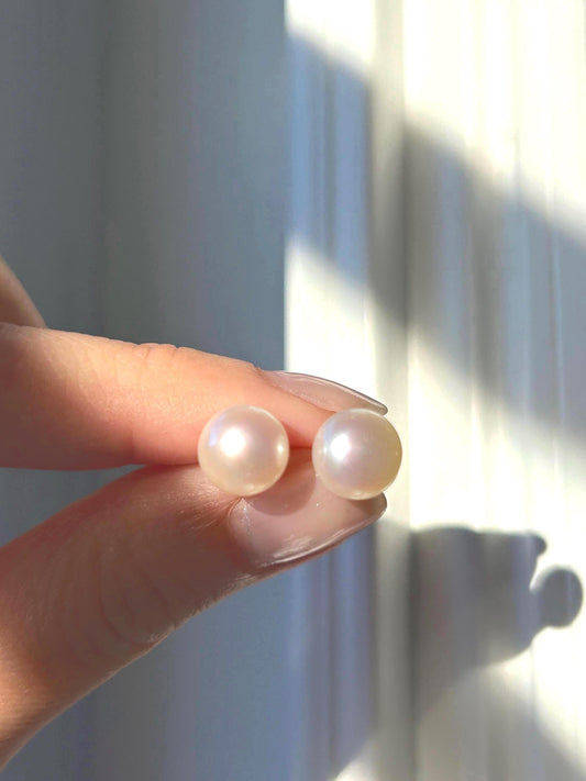 14k Solid Gold Pearl Studs: Pink Undertone Freshwater Pearls
