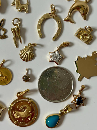 10k Yellow Gold Canada Maple Leaf Pendant Charm