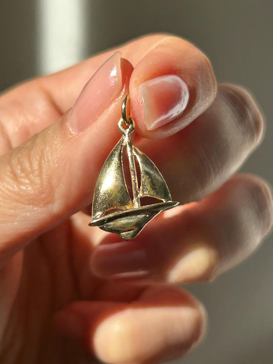 10k Yellow Gold Sailboat Charm