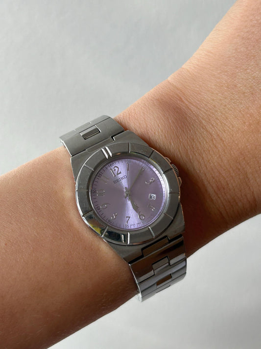 Vintage Seiko Stainless Steel Watch: Made in Japan, Y2K, Wristsize under 6”