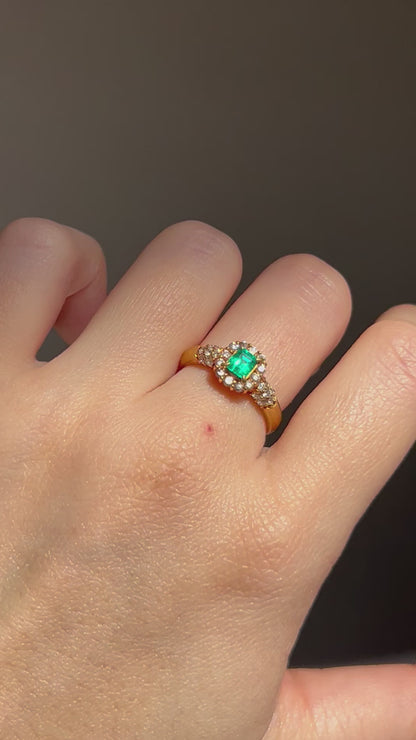 Vintage 18k Gold Emerald Diamond Halo Engagement Anniversary May Birthday Ring