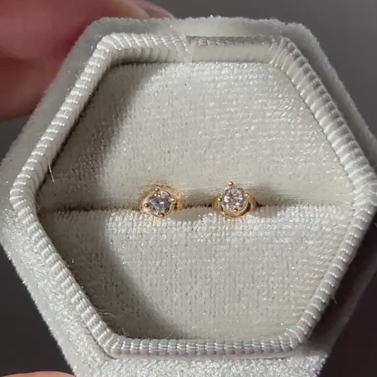 14k Yellow Gold Diamond Stud Earrings: Classic 0.2 ct