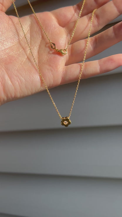 Dainty Vintage 18k Flower Pendant Chain: Diamond Center