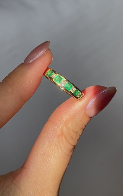 Vintage 18k Emerald and Diamond Stacking Ring: US Size 6