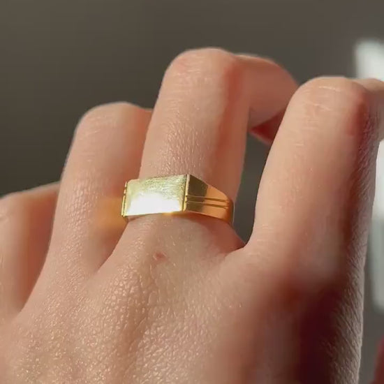 Vintage 18k Solid Yellow Gold Rectangular Signet Ring - Size 6