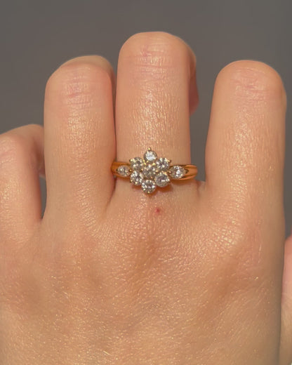 Vintage 18k Gold Diamond Flower Ring: 1 ct, US Size 7