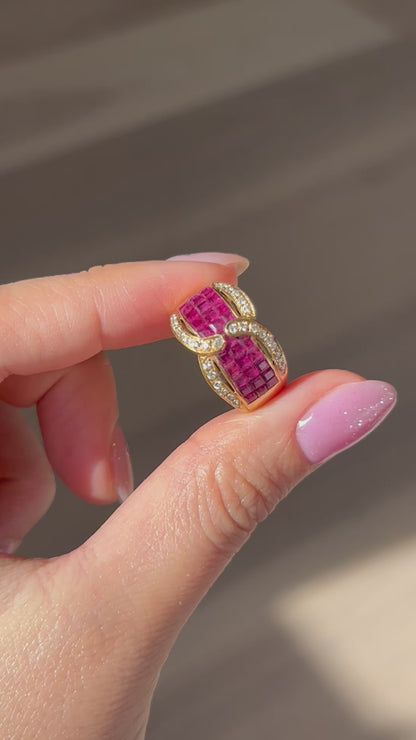 Vintage 18k Invisible Set Ruby Buckle Motif Ring: US Size 6