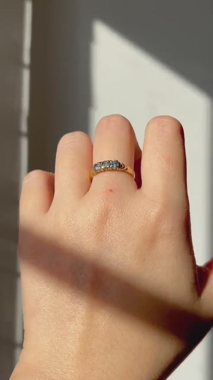 Vintage 18k Gold Aquamarine Ring: Icy Blue March Birthstone, US Size 6